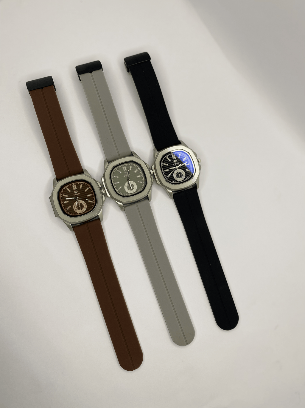 Aura TOMI Premium Magnetic Lock Watch - Edition 2026