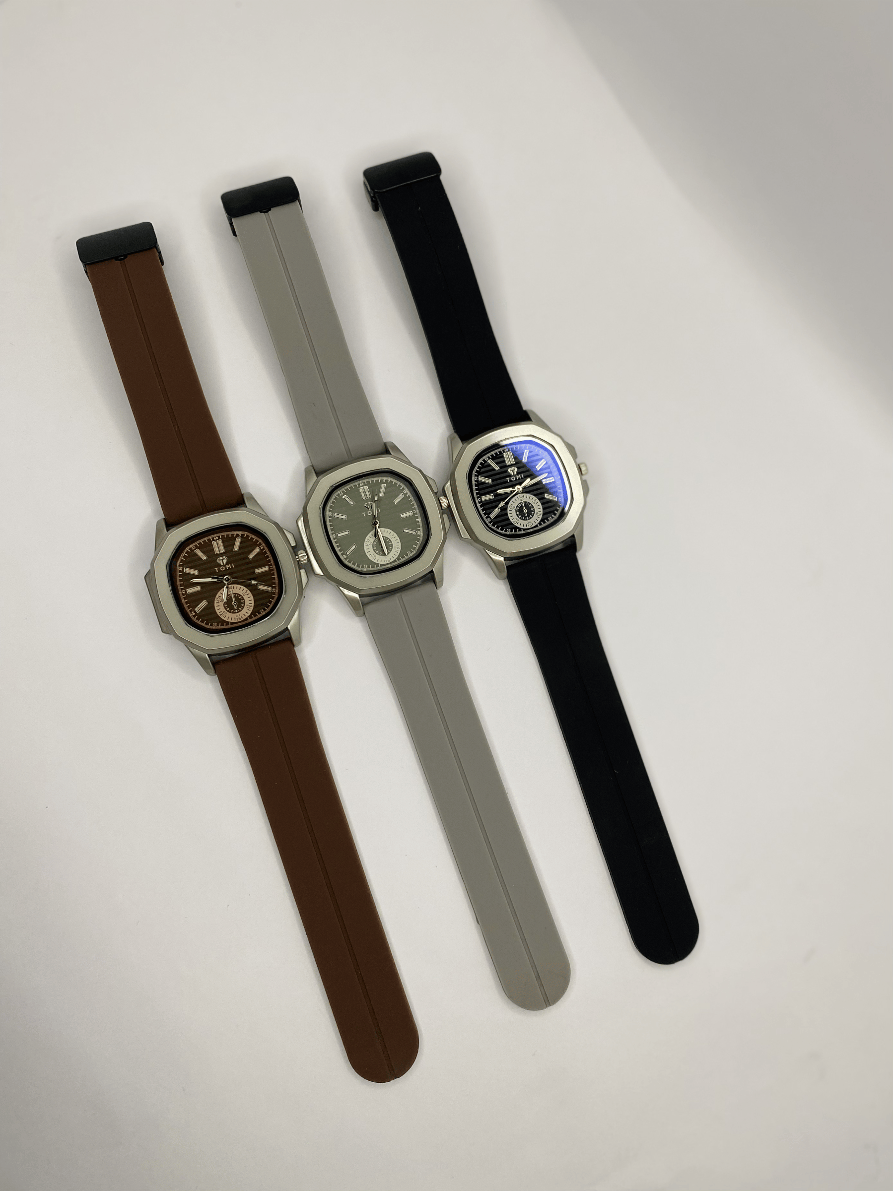 Aura TOMI Premium Magnetic Lock Watch - Edition 2026