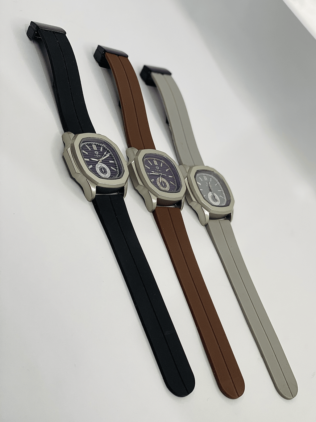 Aura TOMI Premium Magnetic Lock Watch - Edition 2026