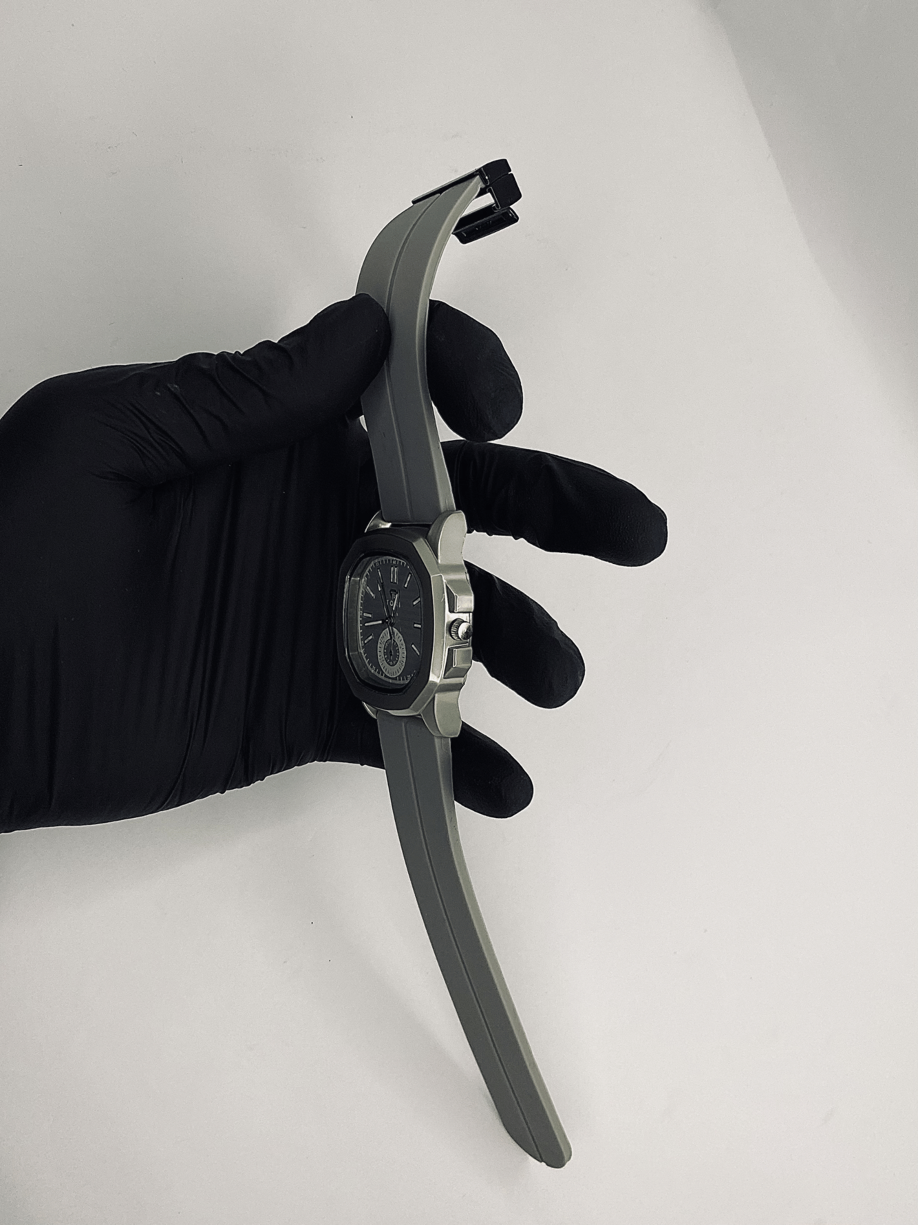 Aura TOMI Premium Magnetic Lock Watch - Edition 2026